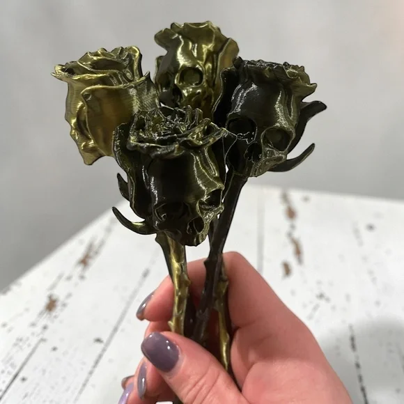 Handcrafted Multicolor Gold-Black Skull Rose (Price for 1) - Picture 6 of 16